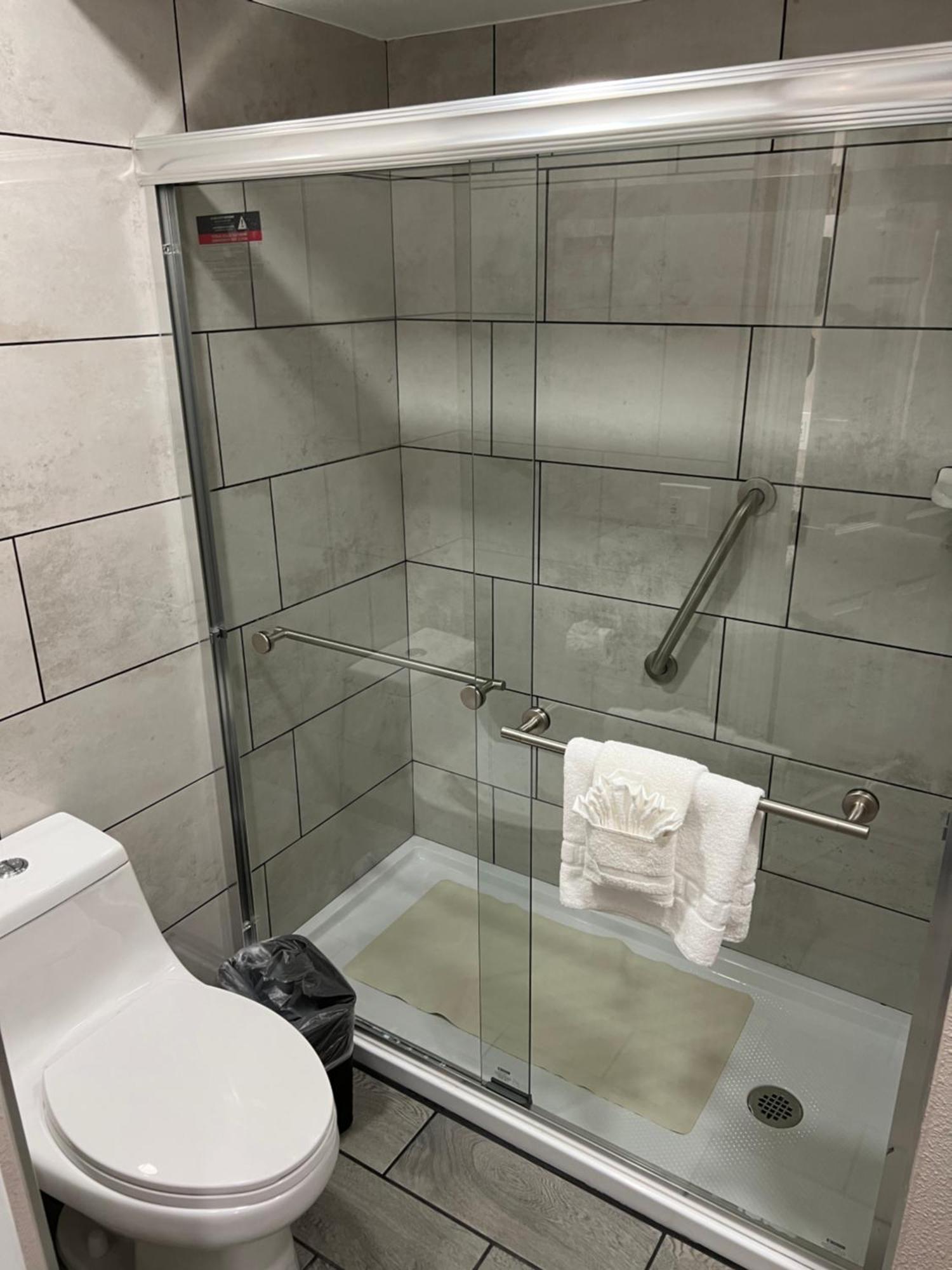 בייקרספילד Lone Oak Studio Suites מראה חיצוני תמונה